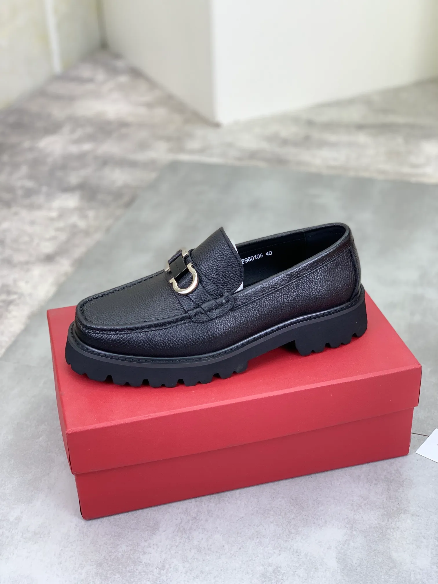 Men's Men's Shoes 💰P460💰[New Style] Water-dyed Niuli 🆘[Salvatore Ferragamo] Ferragamo's latest casual business leather shoes for men! Available at counters simultaneously! The fabric is made of specially imported original calfskin, the lining is made of imported water-dyed cowhide, and the original lightweight foam outsole is absolutely luxurious and leads the fashion trend. Matching code: 38-45; 4️⃣ colors available